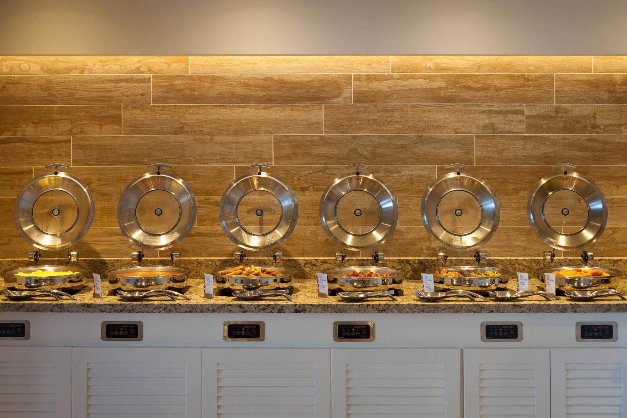 Waves Resort & Spa, Barbados, An Autograph Collection All-Inclusive Resort Saint James Eksteriør billede