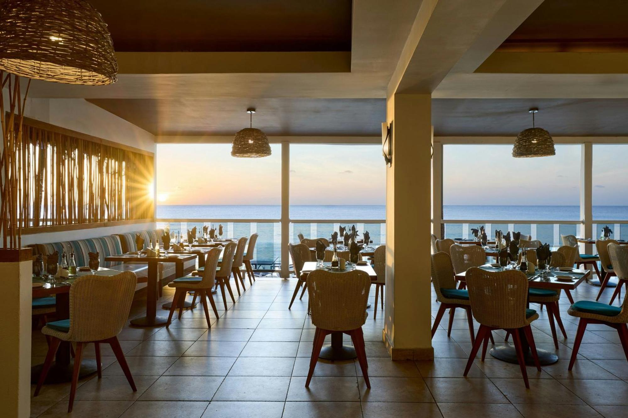 Waves Resort & Spa, Barbados, An Autograph Collection All-Inclusive Resort Saint James Eksteriør billede