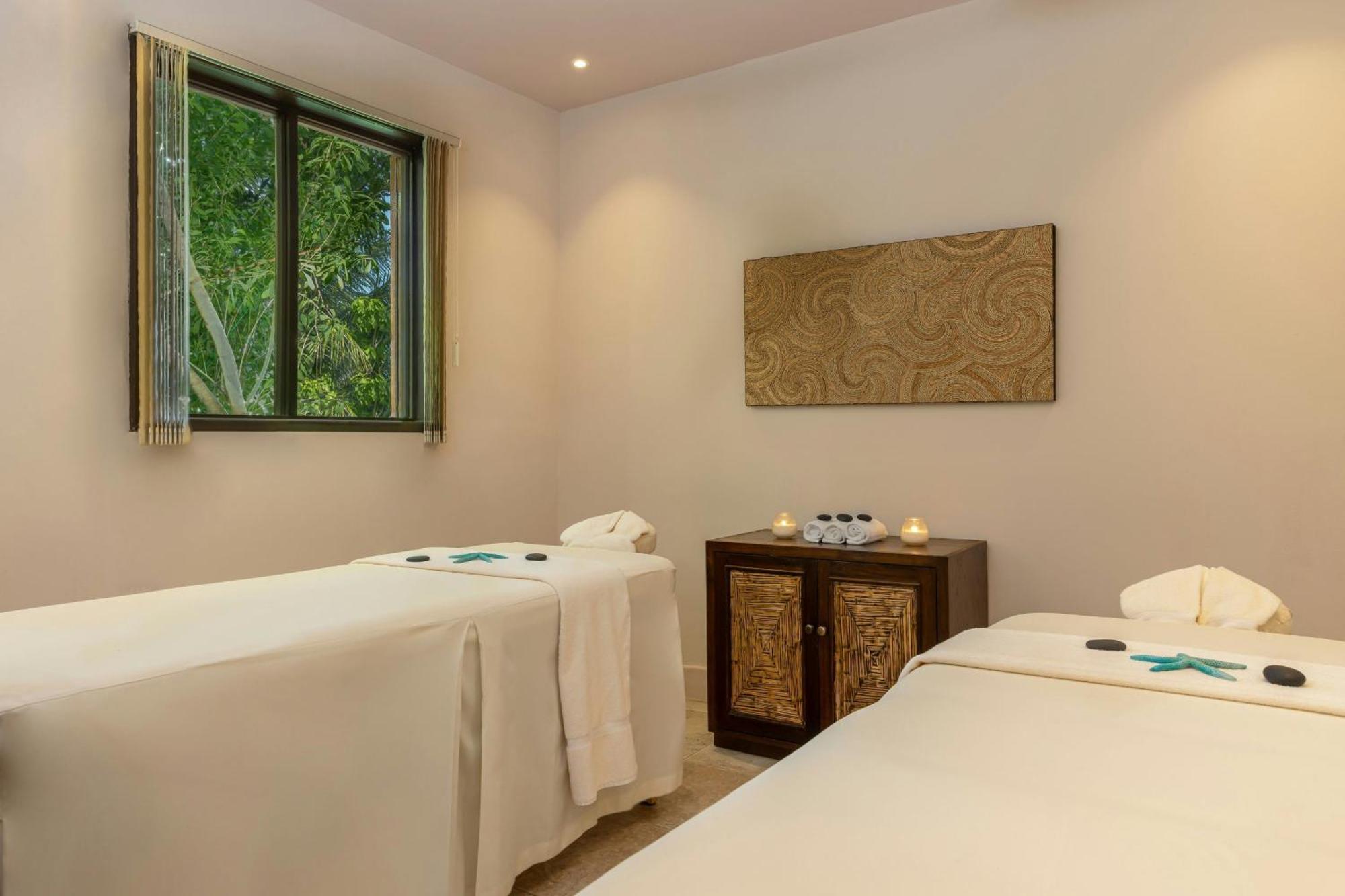 Waves Resort & Spa, Barbados, An Autograph Collection All-Inclusive Resort Saint James Eksteriør billede